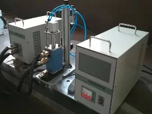 新星小型精密分体式电阻中频点焊机右侧图