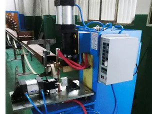 DTN机柜C型支架气动点焊机机头图