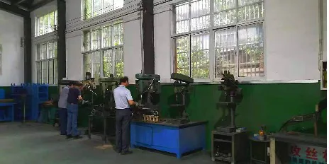 12头蒸发器冷凝器自动焊机总装车间一角图