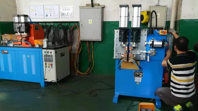 闪光对焊机中夹具的作用-新星焊接