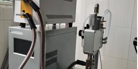 新星精密小型电阻中频点焊使用现场