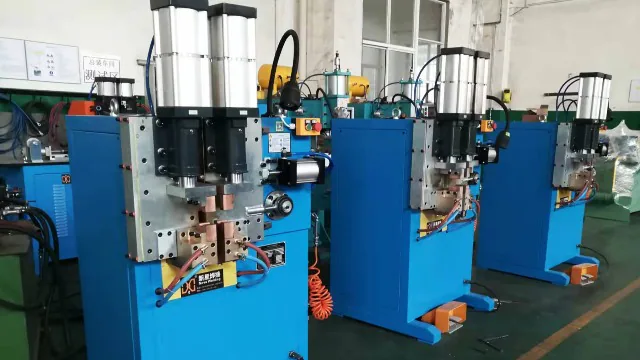 闪光对焊机在使用时闪光留量与顶锻留量为多少？