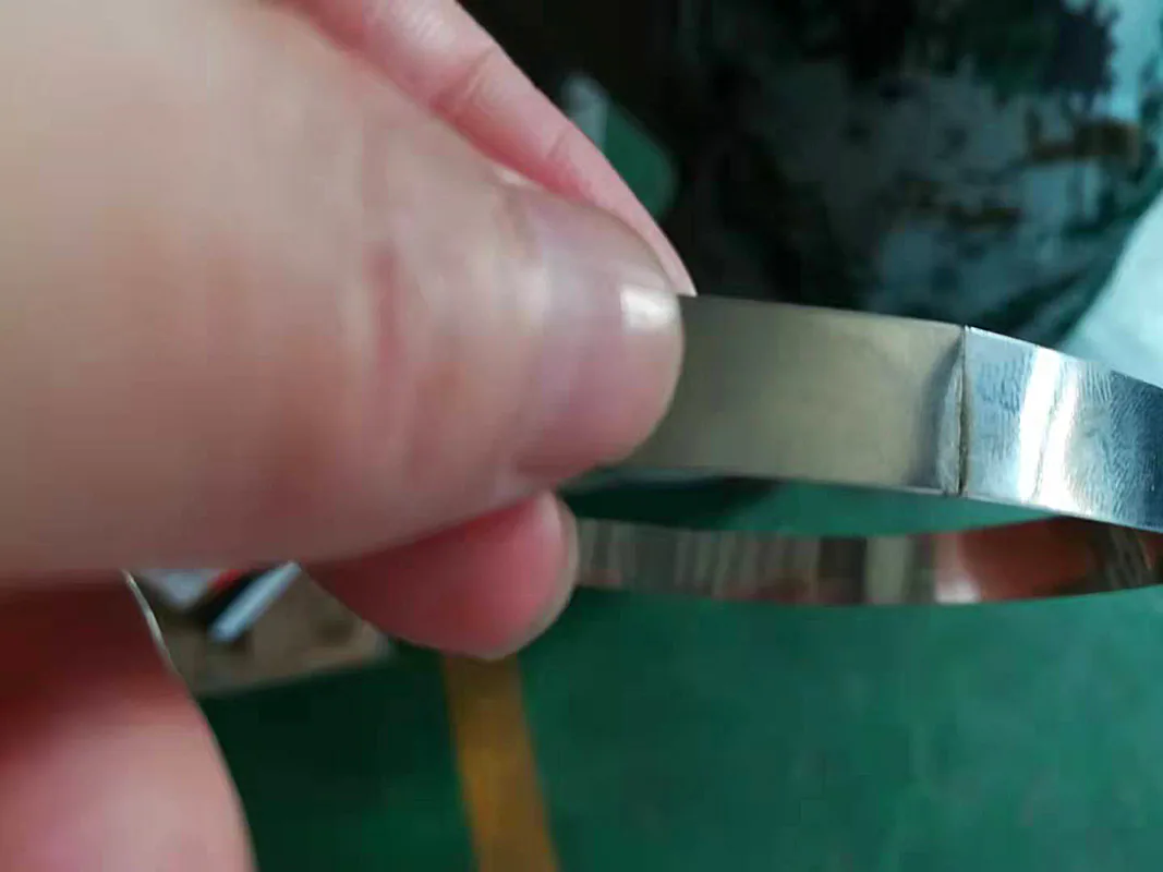 新星焊接气动点焊机薄钢箍效果