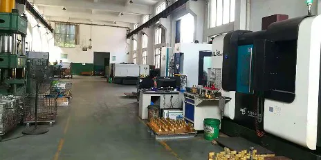 12头蒸发器冷凝器自动焊机加工车间